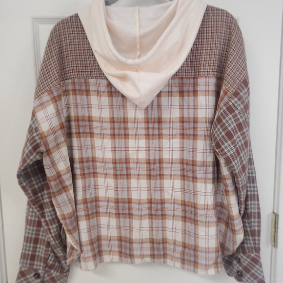 Hem & Thread Flannel - Picture 8 of 13